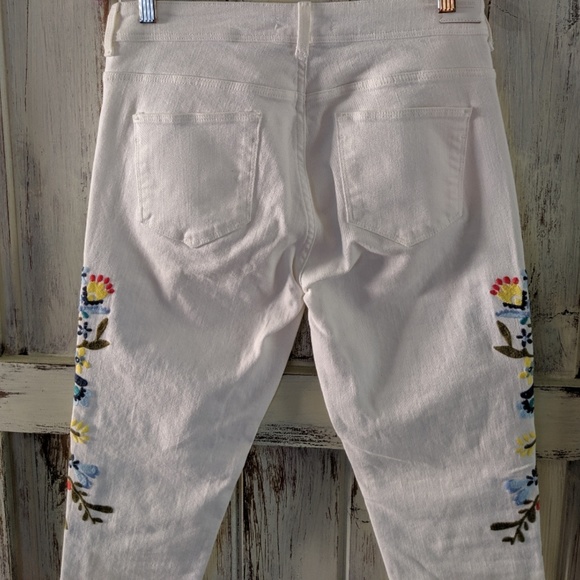 Zara Embroidered White Denim - Picture 6 of 7